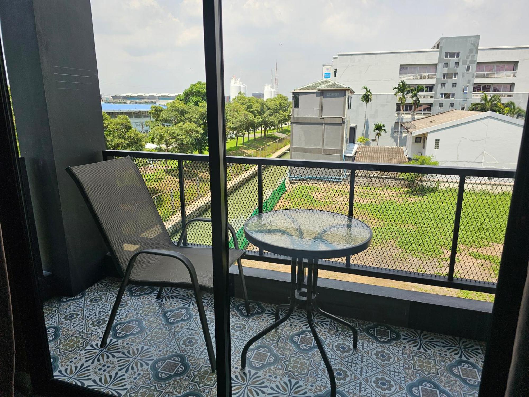 The Lantern Suites Ban Song Hong 외부 사진